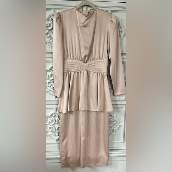 Vintage 1980’s cocktail peplum dress, by Caron, Chicago, size 8 petite - Picture 3 of 4